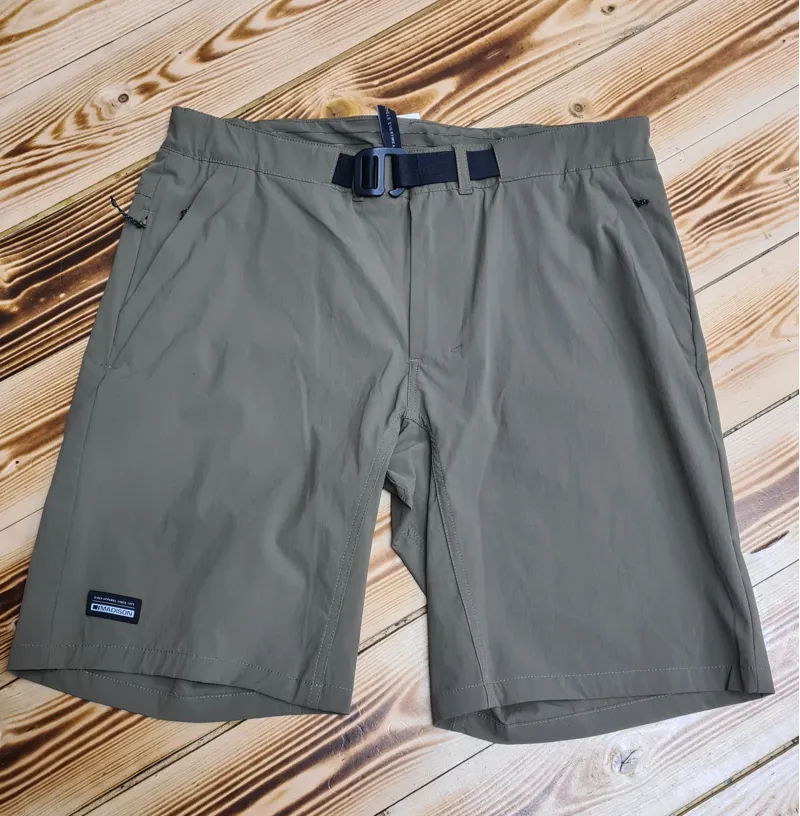 Warehouse Clearance shorts wmns khaki  size 12