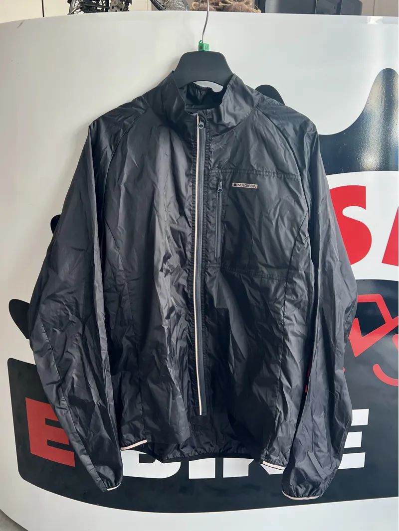 Warehouse clearance madison Freewheel Lightweight Jacket Medium Black
